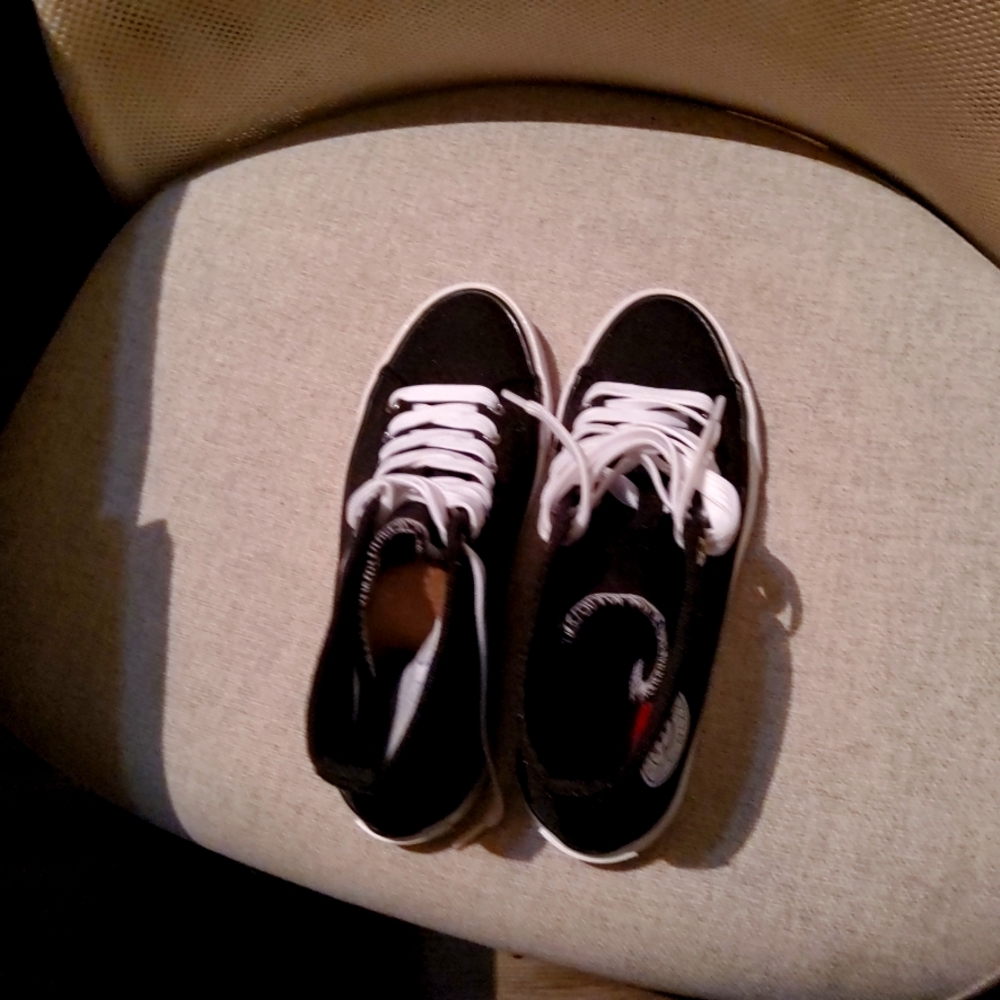 Tommy hilfiger  sneakers (New without tags)